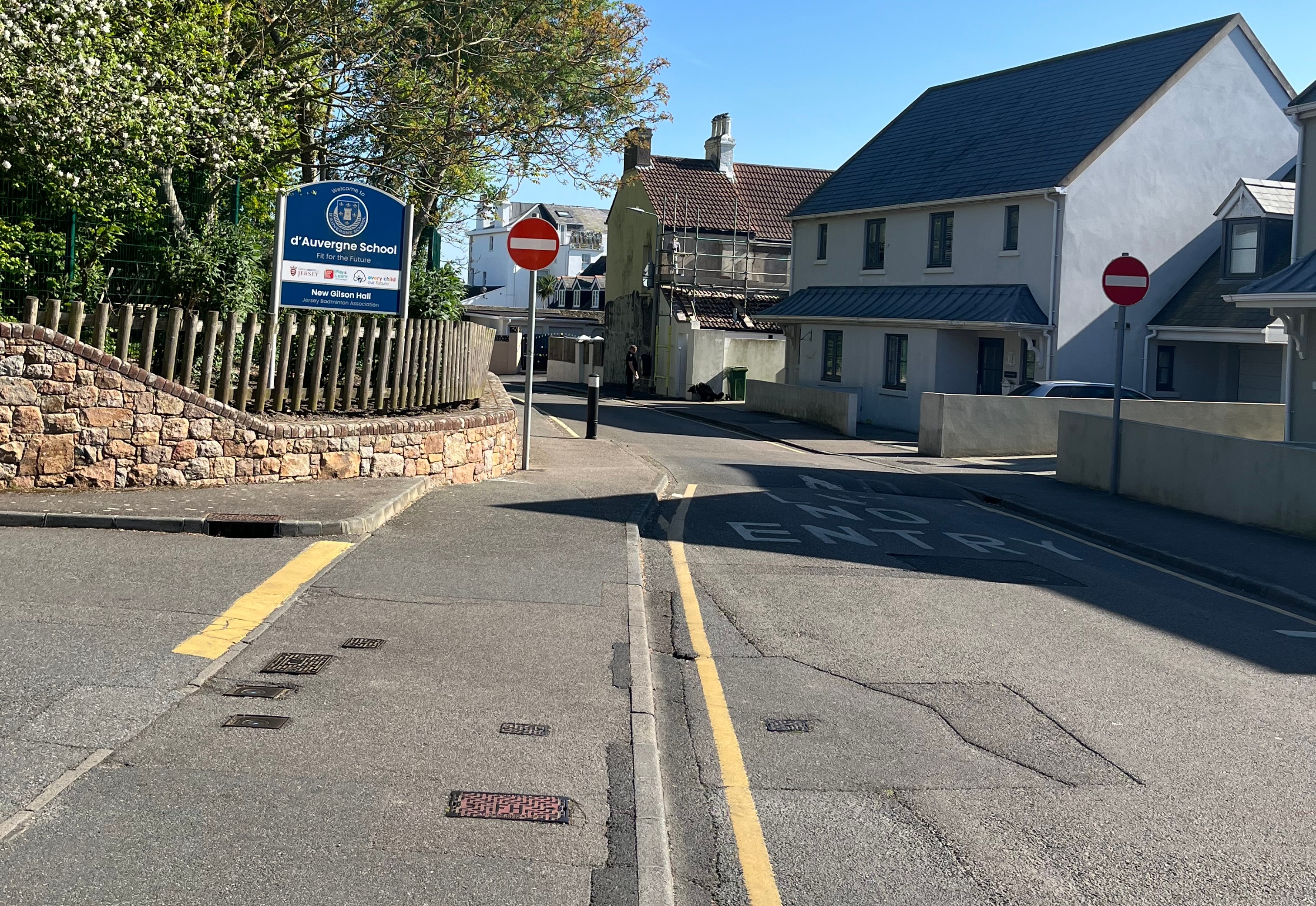 Street view and sign showing the entrance to d'Auvergne School